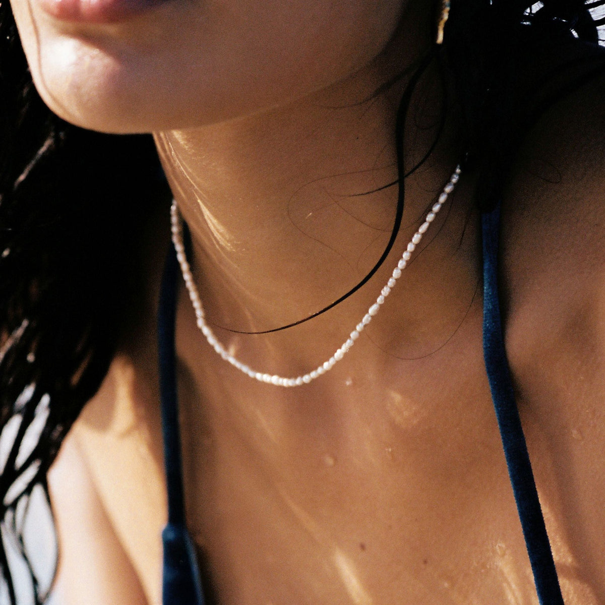Tiny Pearls Choker